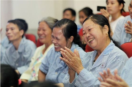 Sưng tay Trong thời kỳ mang thai: Điều trị tự nhiên